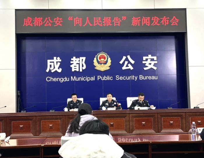 回顾2024年丨精准治堵见成效成都机动车工作日运行速度提升约43%(图1)