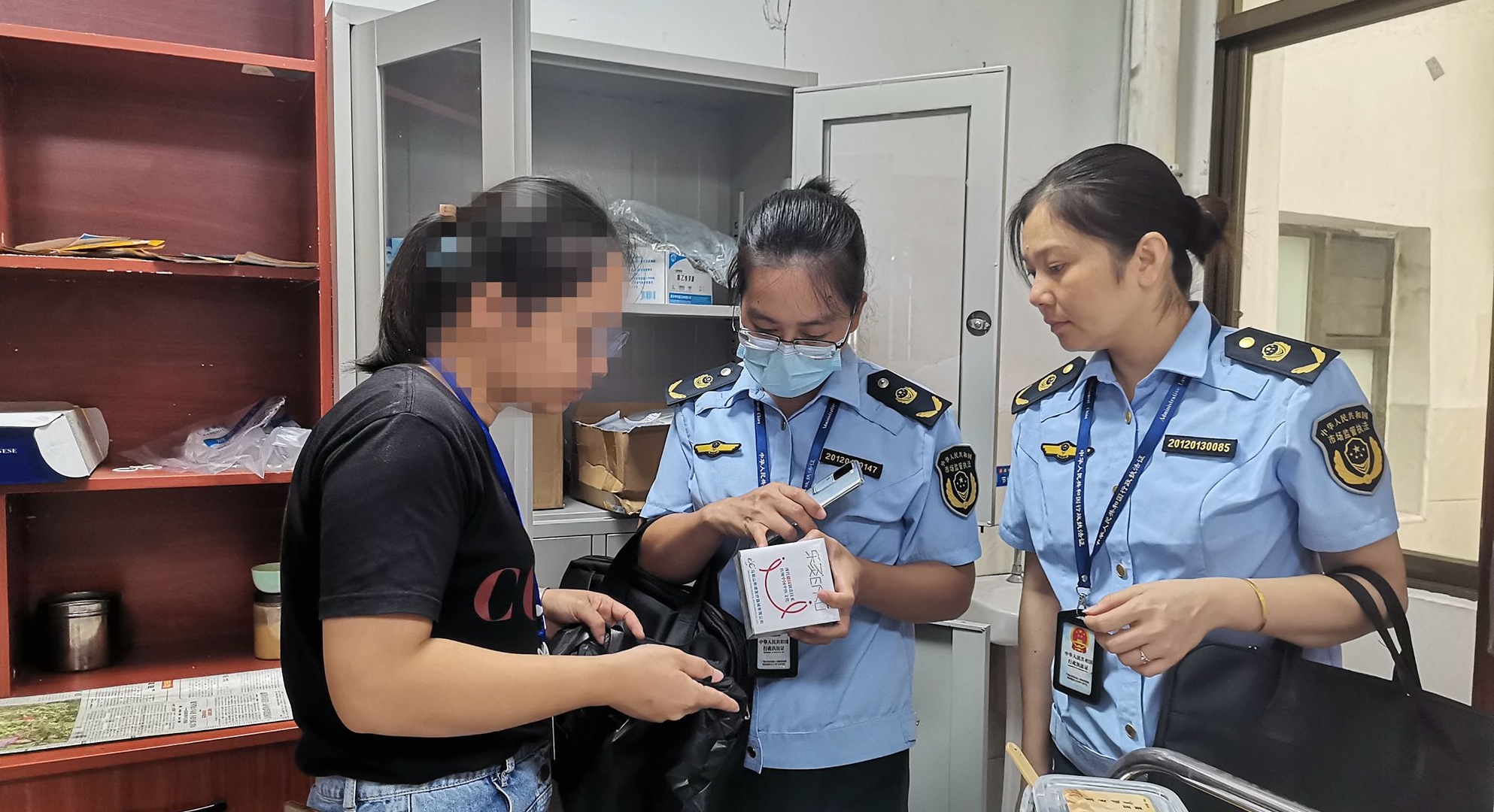 广西来宾市兴宾区某医疗机构因使用过期医疗器械被罚(图1)