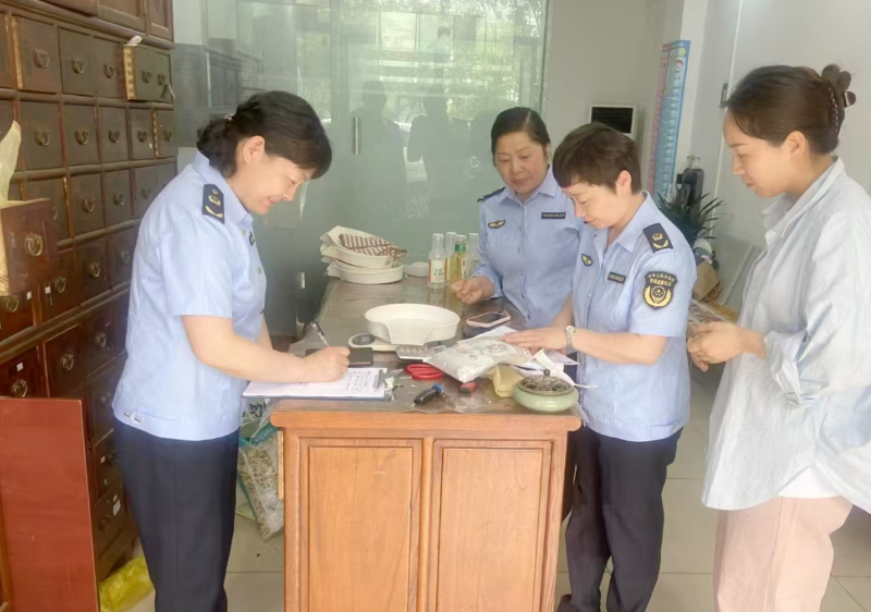 安徽省蒙城县市场监管局加强药品、医疗器械监管护航中高考(图1)