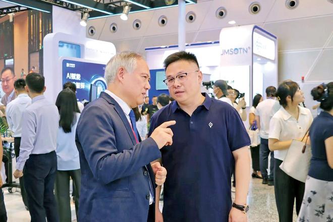 “转型者”毛立洪：从“卖设备”到“造设备