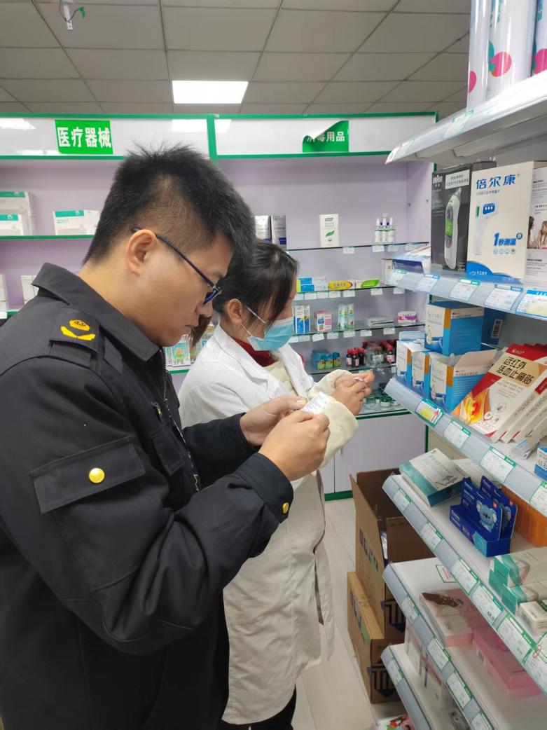 南京市六合区市场监管局把好医疗器械安全关守护群众健康线(图1)